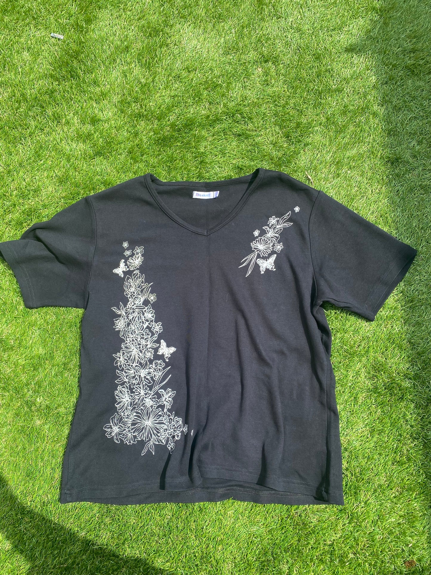 Vintage black embroidered tee